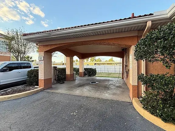 Building Photo - 5000 Culbreath Key Way
