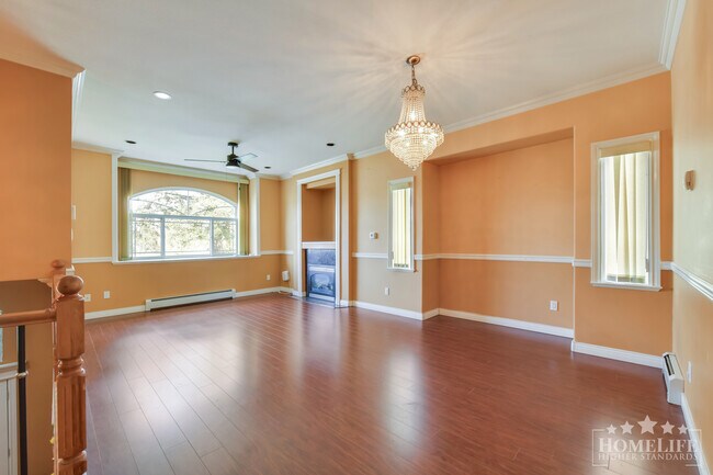 Photo du bâtiment - Beautiful 4 Bed 3 Bath Home with Covered Patio in West Newton Surrey