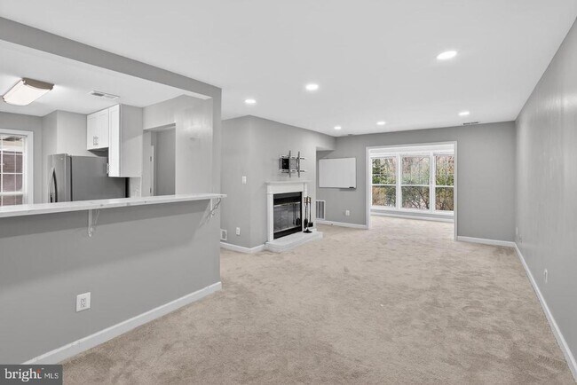 Foto del edificio - 10114 Oakton Terrace Rd