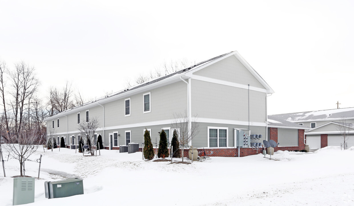 Foto del edificio - Palmer Pointe Townhomes