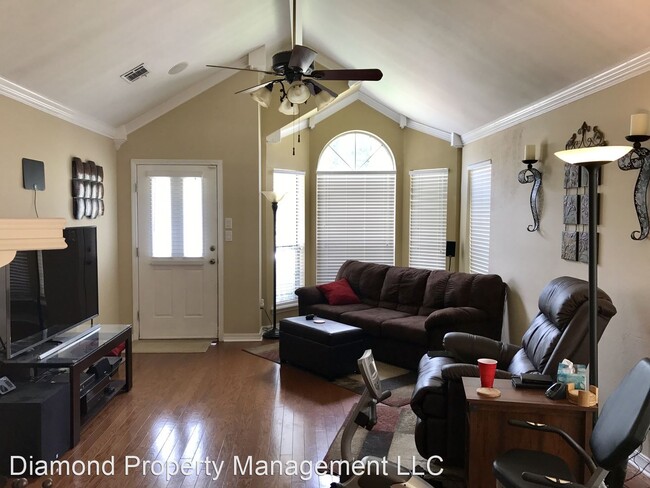 Building Photo - 3 br, 2 bath House - 3308 Kingsford Place