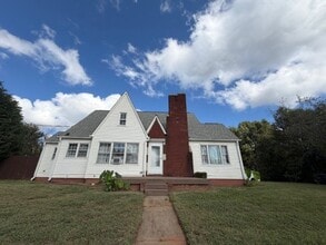 Building Photo - 995 Salisbury Ridge Rd