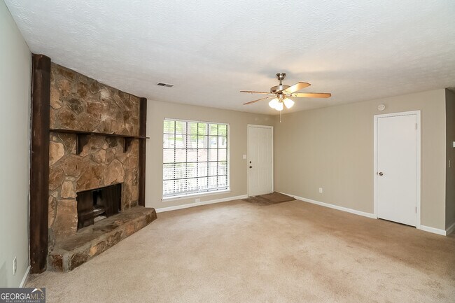 Building Photo - 8170 Winewood Ct