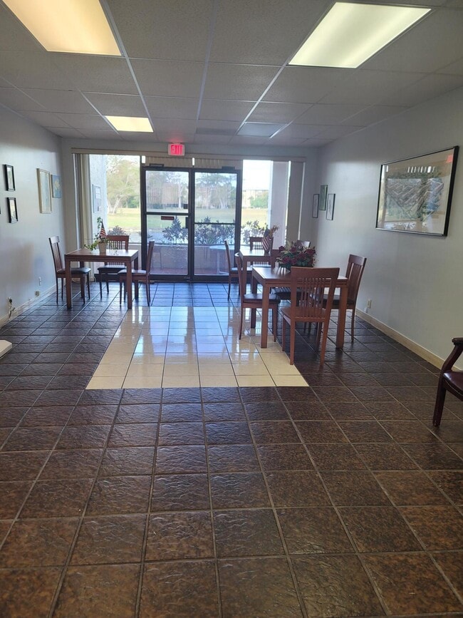 Foto del edificio - 3571 Inverrary Dr