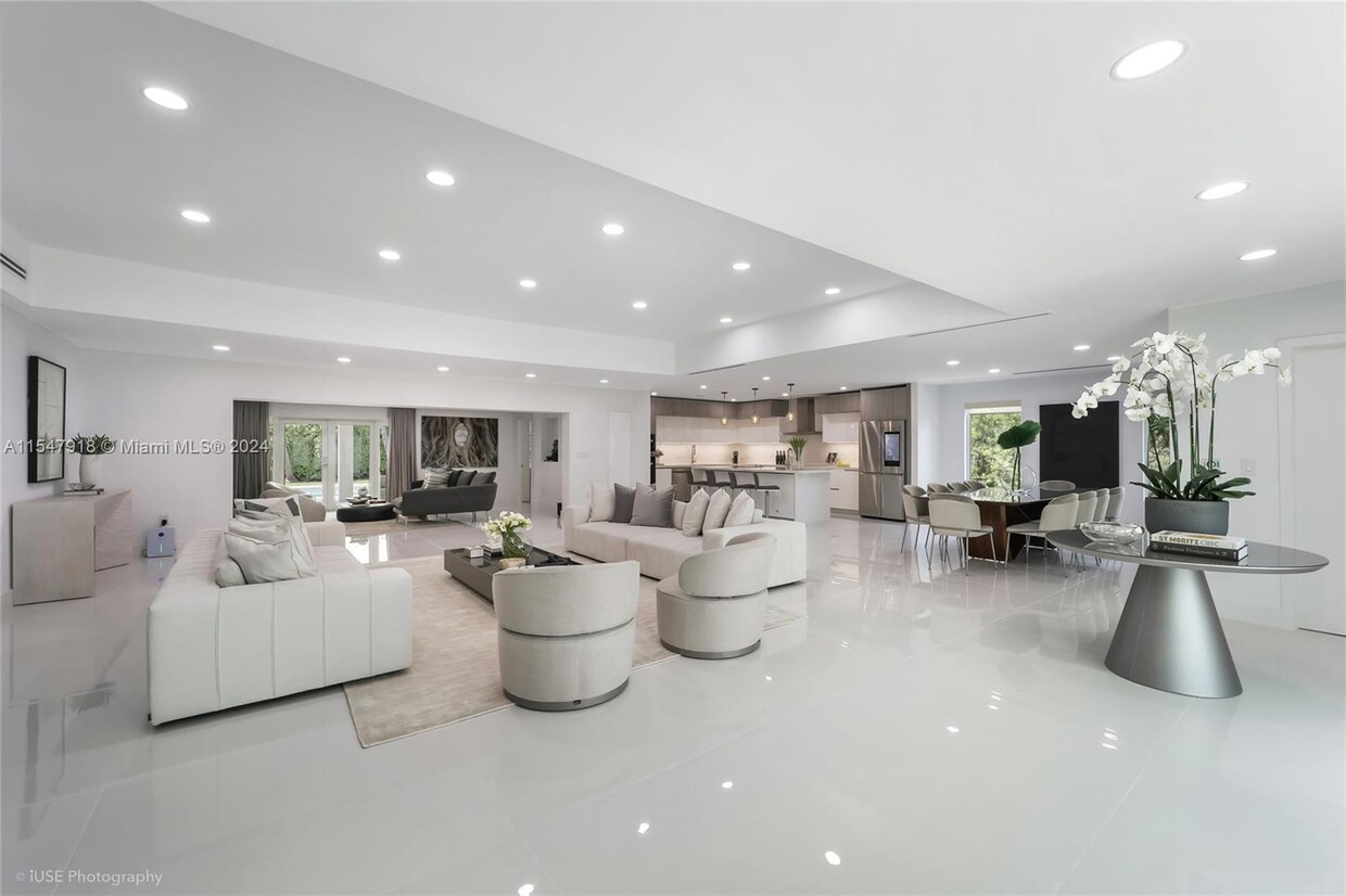Foto principal - 4730 Bay Point Rd