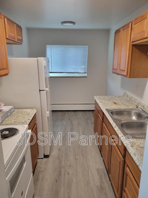 Building Photo - 2187 S Depew St