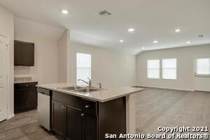 Foto del edificio - 728 Armadillo Dr