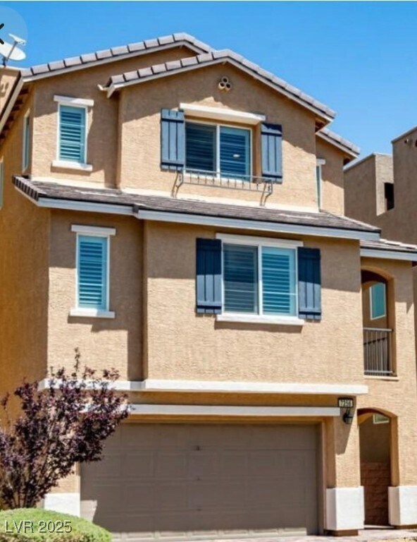 Foto principal - 7256 Sterling Rock Ave