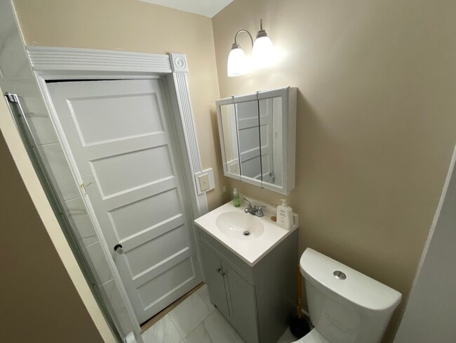 bathroom - 112 North Queen Street