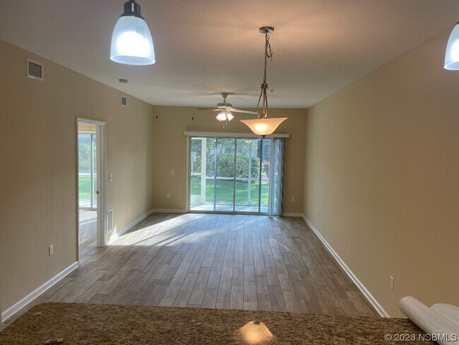 Building Photo - 403 Bouchelle Dr