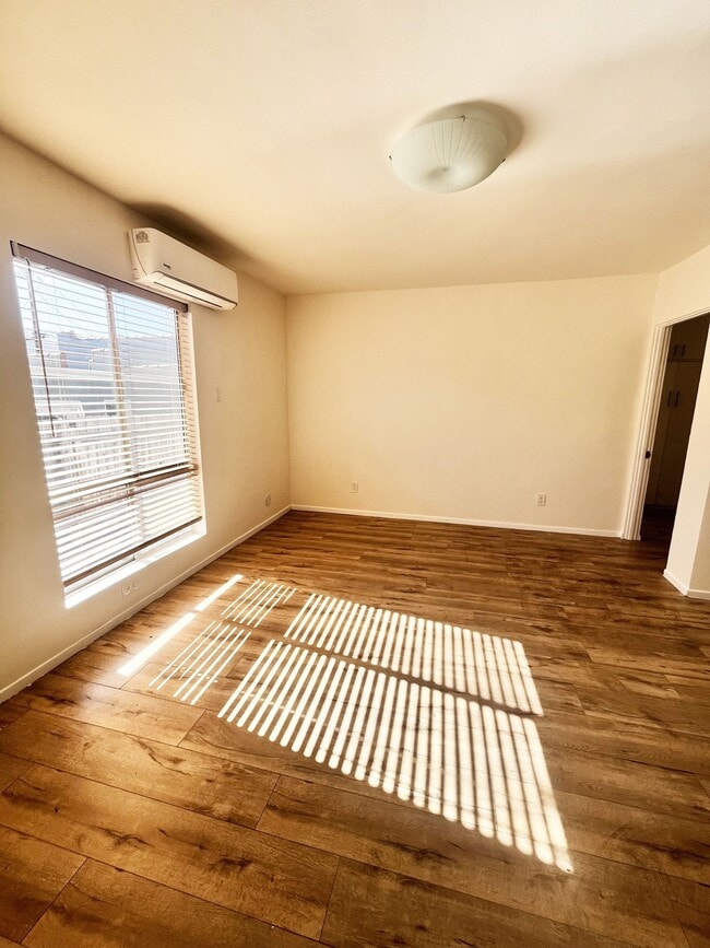 Foto del edificio - 2333 Hauser Blvd.