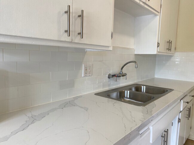 Kitchen - 3221 W 63rd St