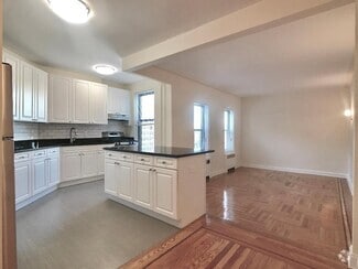Building Photo - 615 W 172nd St