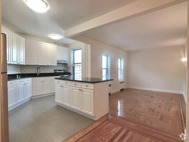 Building Photo - 615 W 172nd St