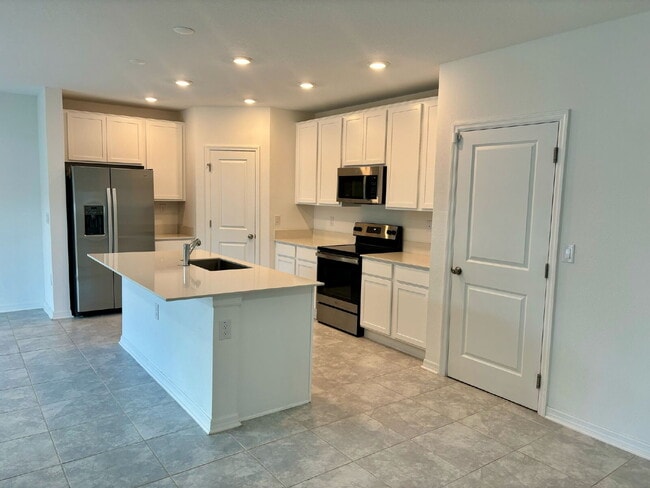 Building Photo - Single Family 4 Bedroom Home for Rent