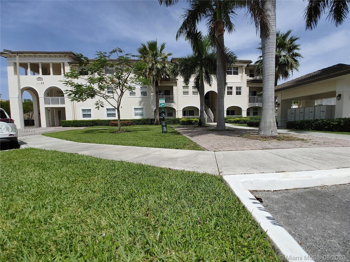 Primary Photo - 11601 NW 89th St