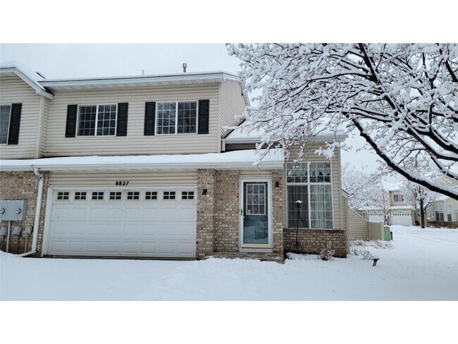 Building Photo - 8827 Hastings Cir NE