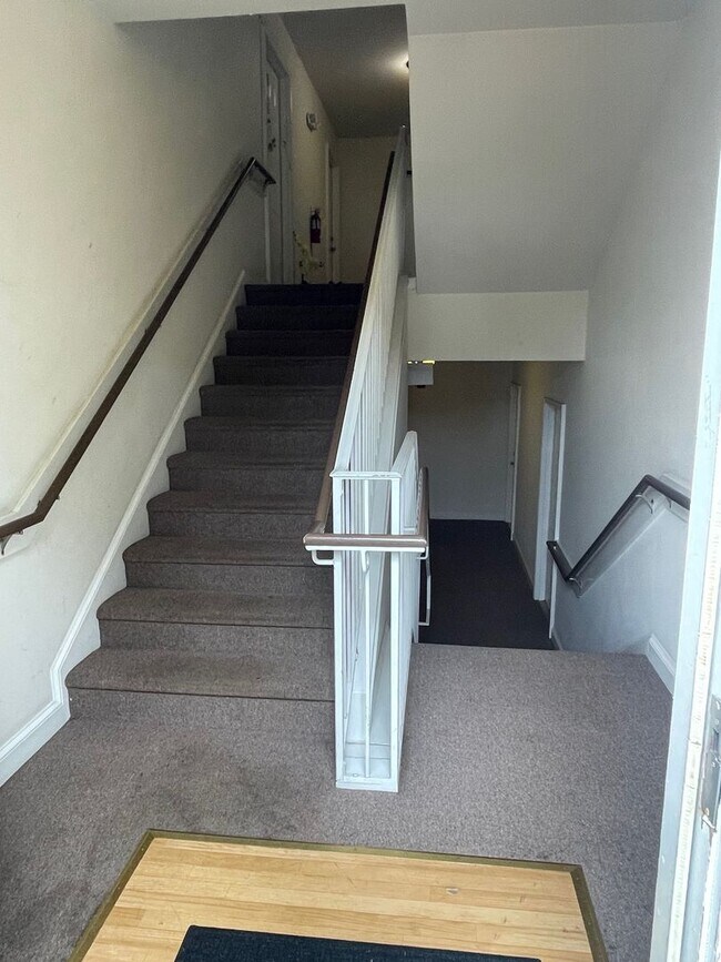 Foto del edificio - 2 BED, 2 BATH CONDO LOCATED IN GREENSBORO!
