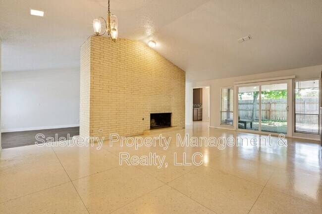 Foto del edificio - 4915 Westlake Dr