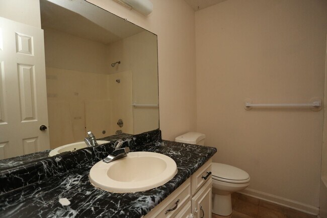 Building Photo - 140 Lanier Dr