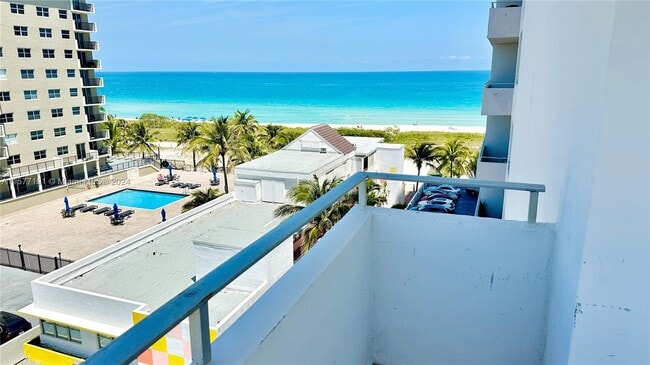 Building Photo - 9225 Collins Ave