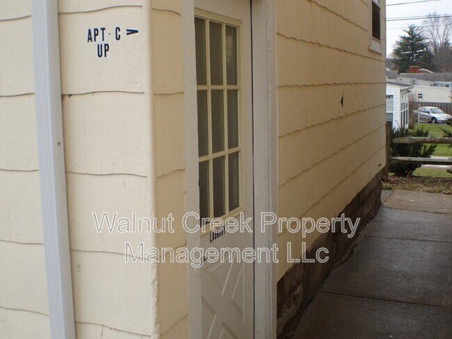 Foto del edificio - 870 S Main St