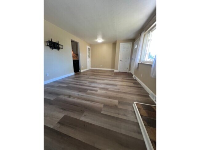 Foto del edificio - 3403 W Bowles Ave