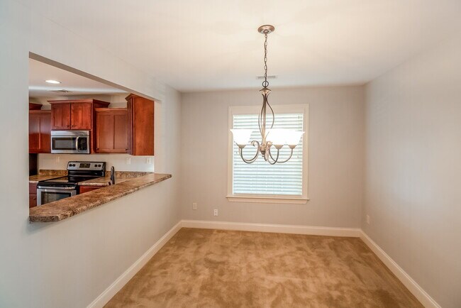 Foto del edificio - 5823 Bedford Pl