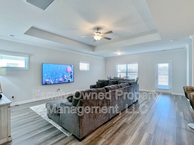 Foto del edificio - 215 Clydesdale Cir