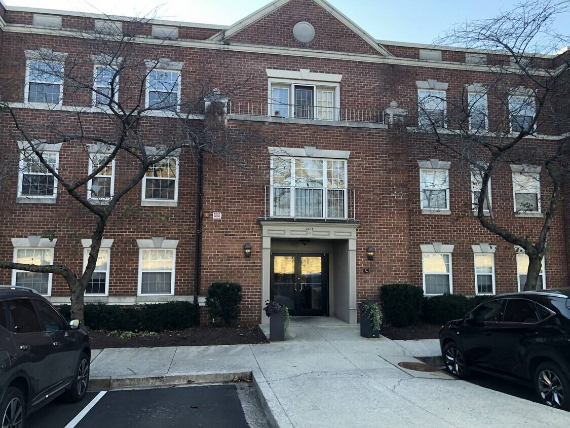 Foto principal - 3615 38th St NW