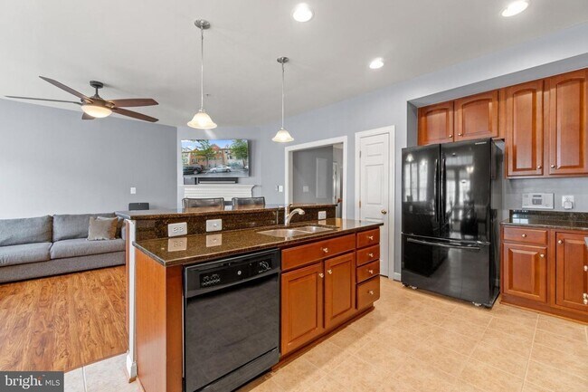 Foto del edificio - POTOMAC CLUB - SECONDS TO STONEBRIDGE