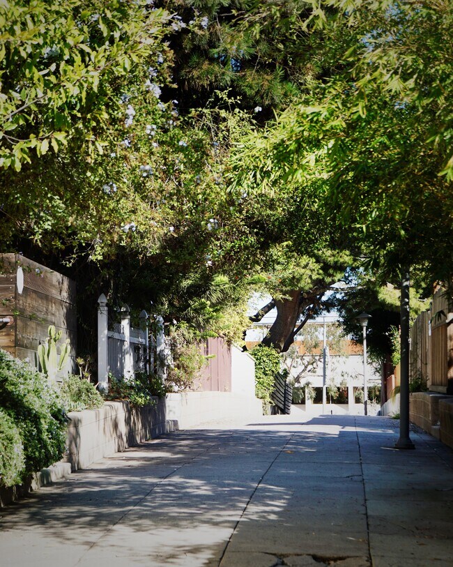 A la vuelta de la esquina de las oficinas de Google. - 504 Pacific Ave