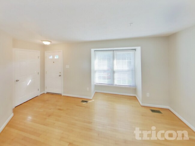 Foto del edificio - 9851 Bayline Cir