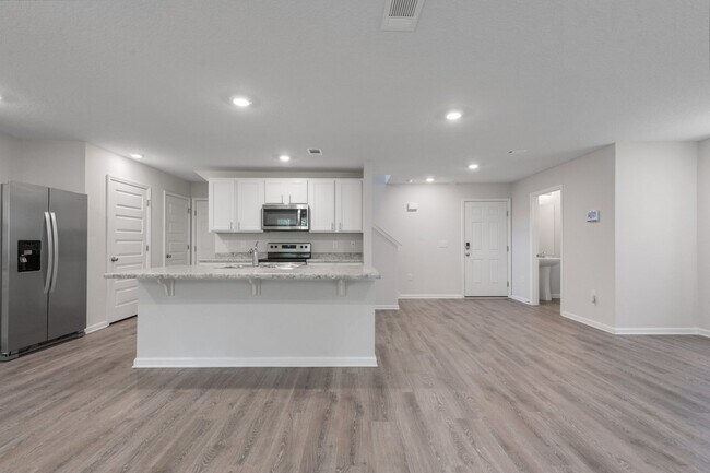 Building Photo - Spacious 4BR/2.5BA Cul-de-Sac Home – Avail...