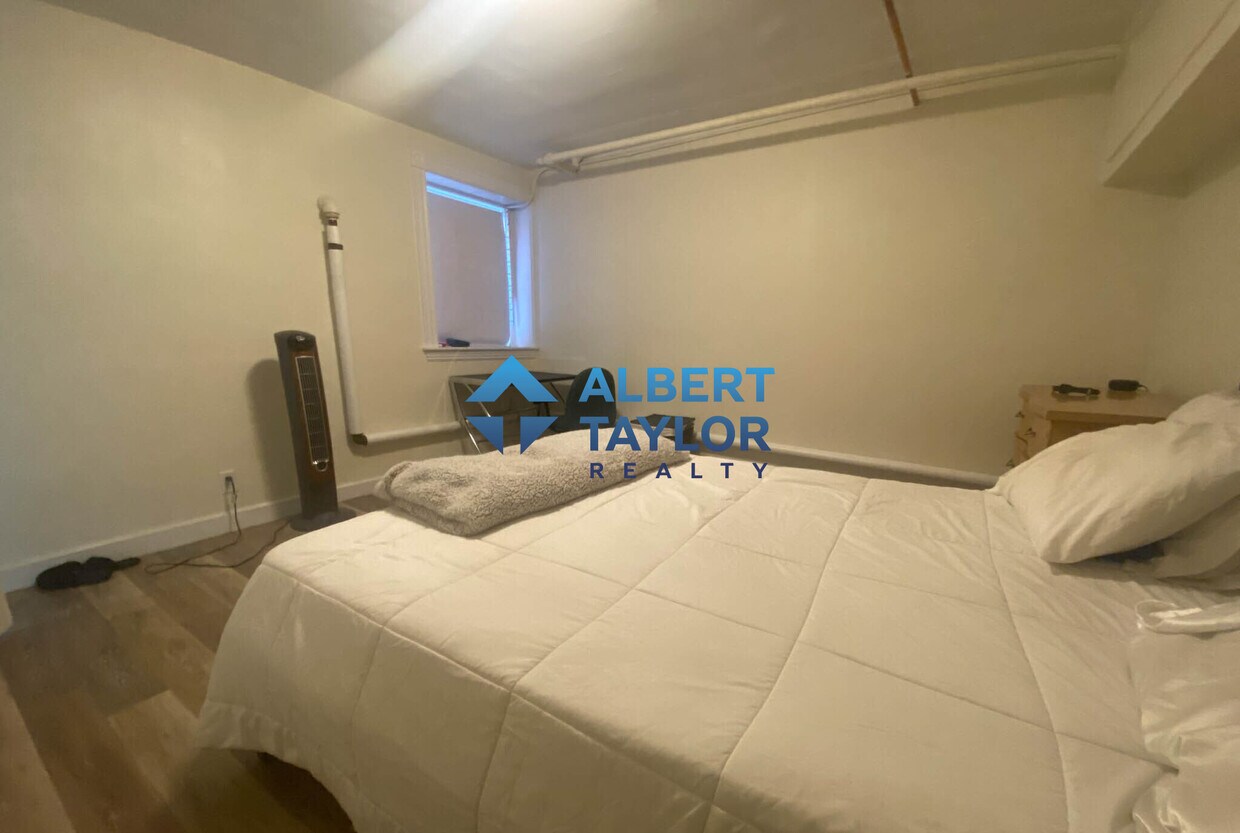 Foto principal - 1581 Beacon St