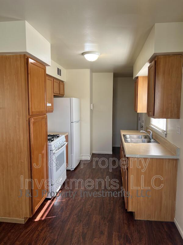 Building Photo - 515 Lakewood Terrace