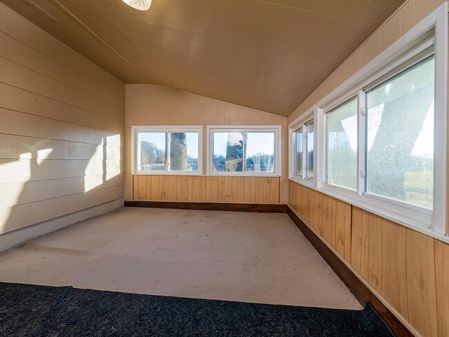 Building Photo - 5651 Aetna Ave SE