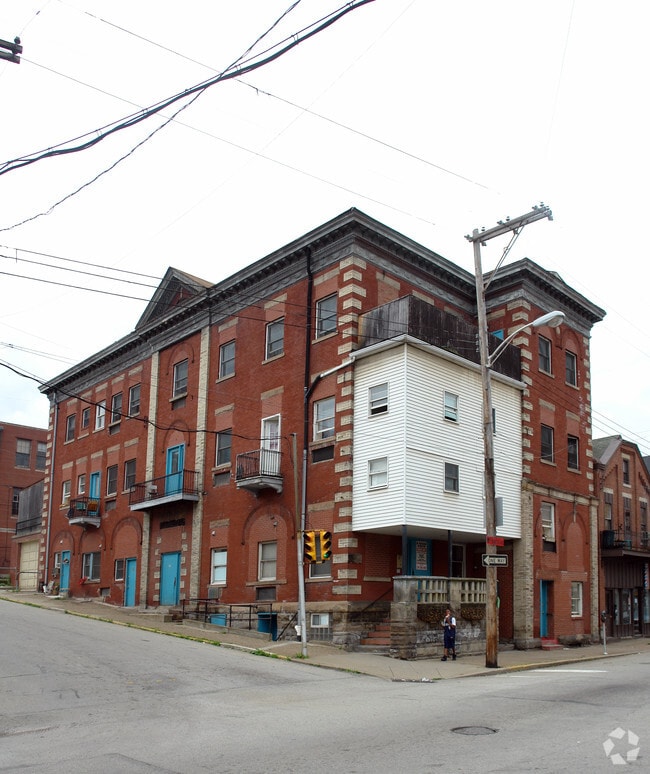 601 Fallowfield Ave, Charleroi, PA 15022 Apartments Charleroi, PA