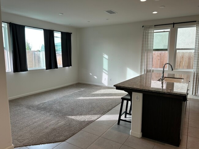 Building Photo - 6369 N Santa Lucia Way