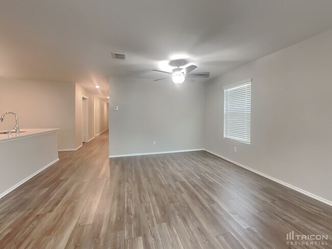 Building Photo - 309 Anvil Dr