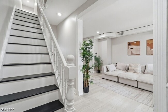 Foto del edificio - 87 Madison Ave