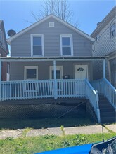 Building Photo - 108 Gold St