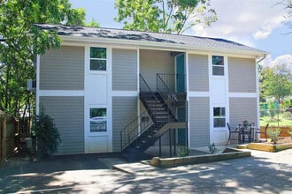 Building Photo - 815 Clay St