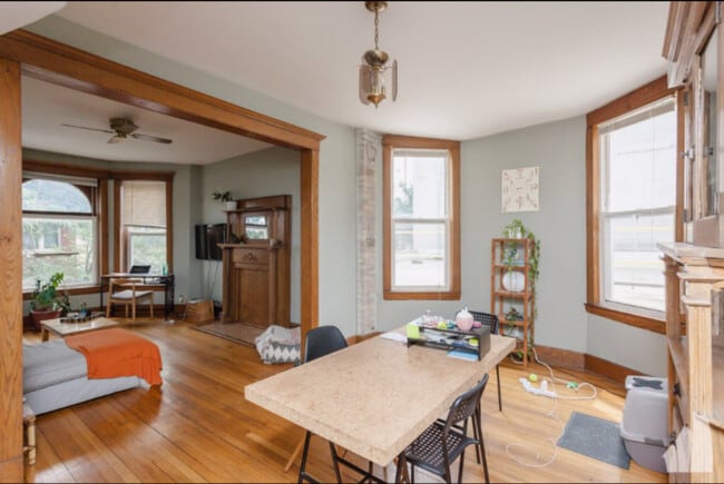 Building Photo - 1210 N Marion Ct