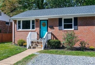 Building Photo - 214 N Cedar Ave