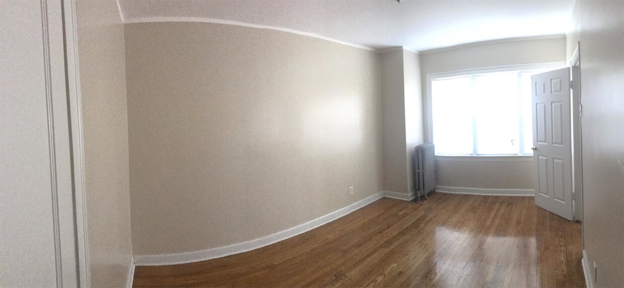 Primary Photo - 1415 W 82nd St