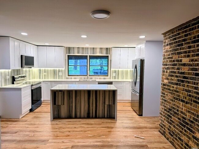 Foto del edificio - 27996 W Roberts Rd