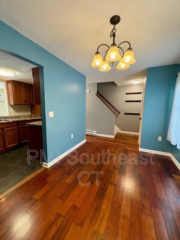 Foto del edificio - 54 Rope Ferry Rd