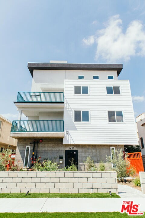 Foto principal - 1431 S Sherbourne Dr