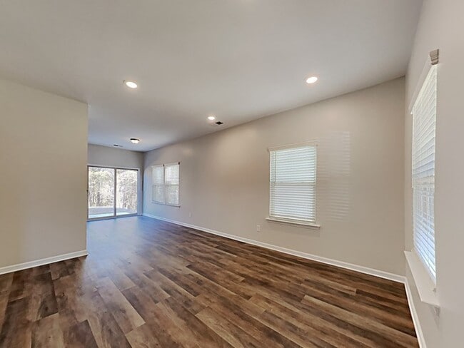 Building Photo - 471 Hager Lake Rd